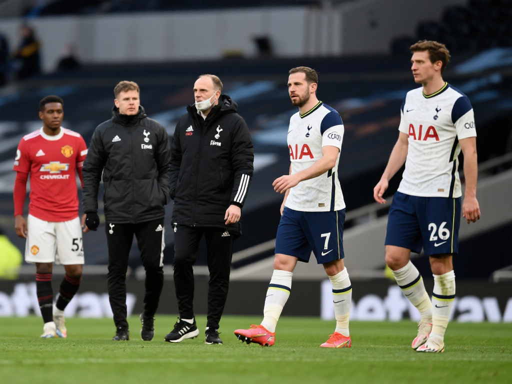 在青少年足 在青少年足